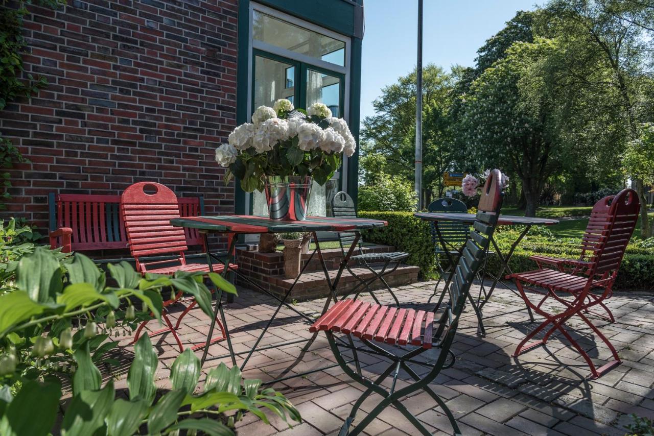 Hotel Am Elisabethufer Йевер Екстериор снимка