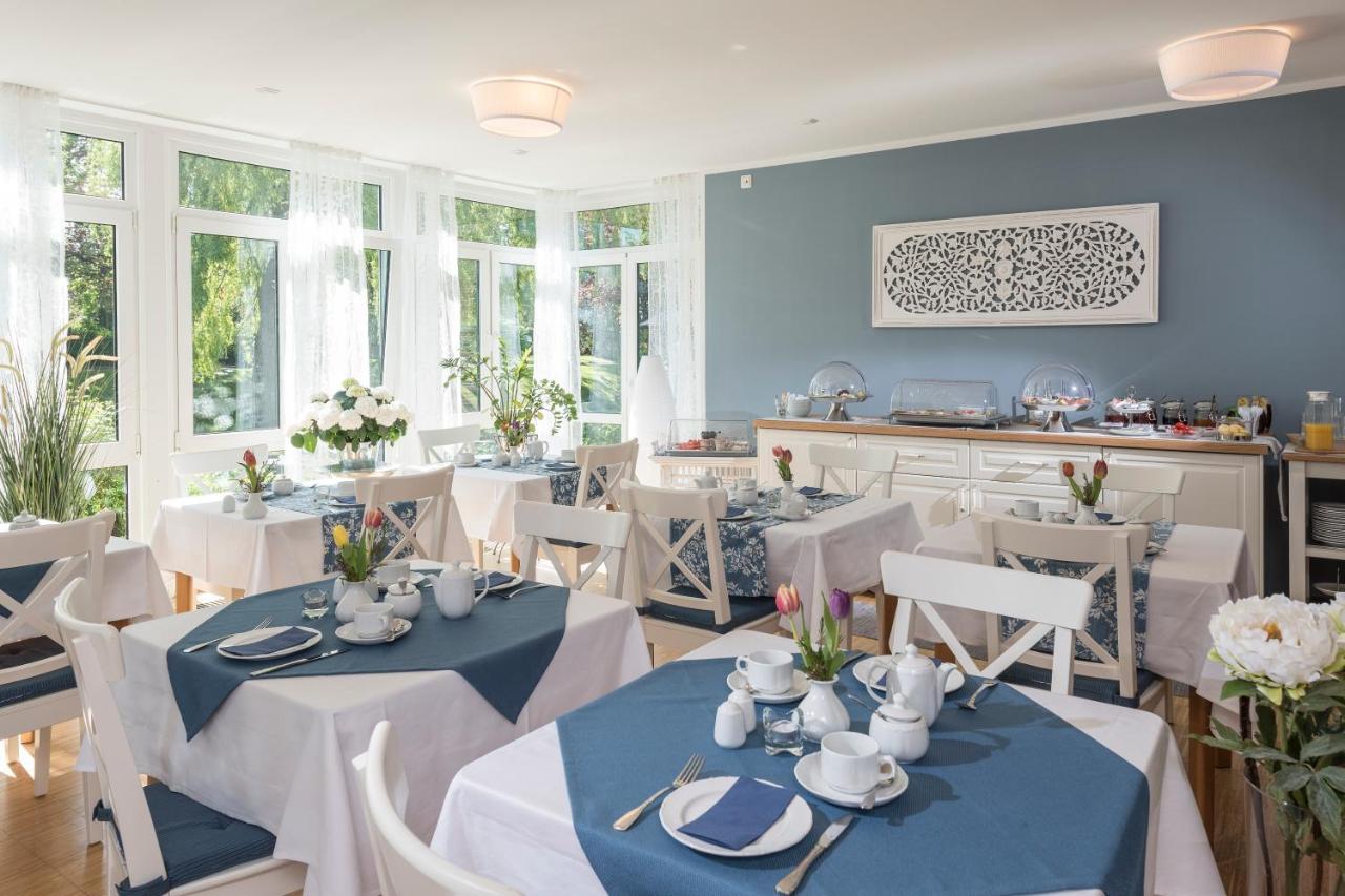 Hotel Am Elisabethufer Йевер Екстериор снимка